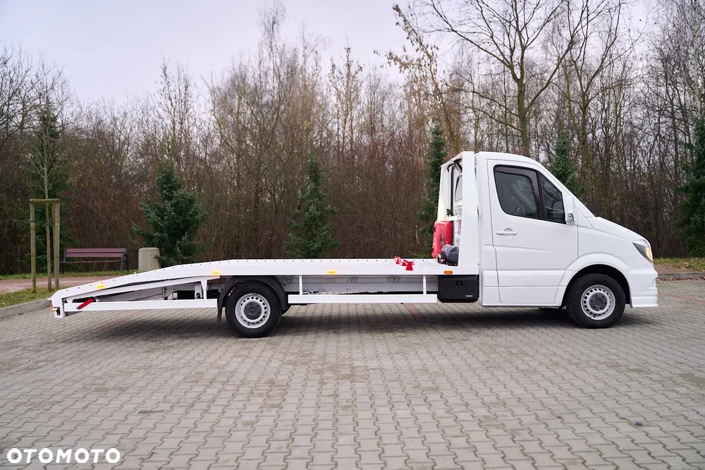 Mercedes-Benz SPRINTER - 11