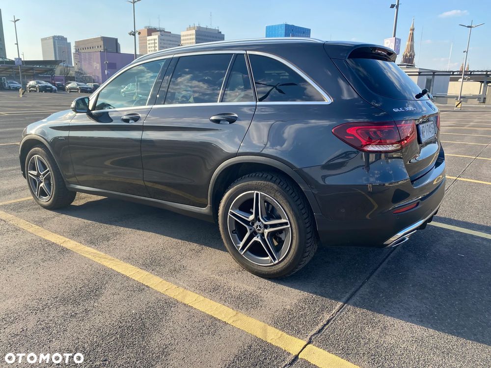 Mercedes-Benz GLC 300 e 4-Matic - 6