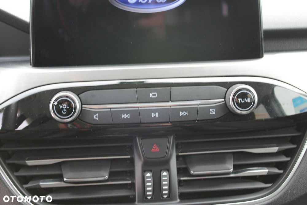Ford Kuga - 34