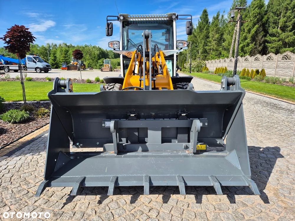Liebherr 504 COMPACT - 4