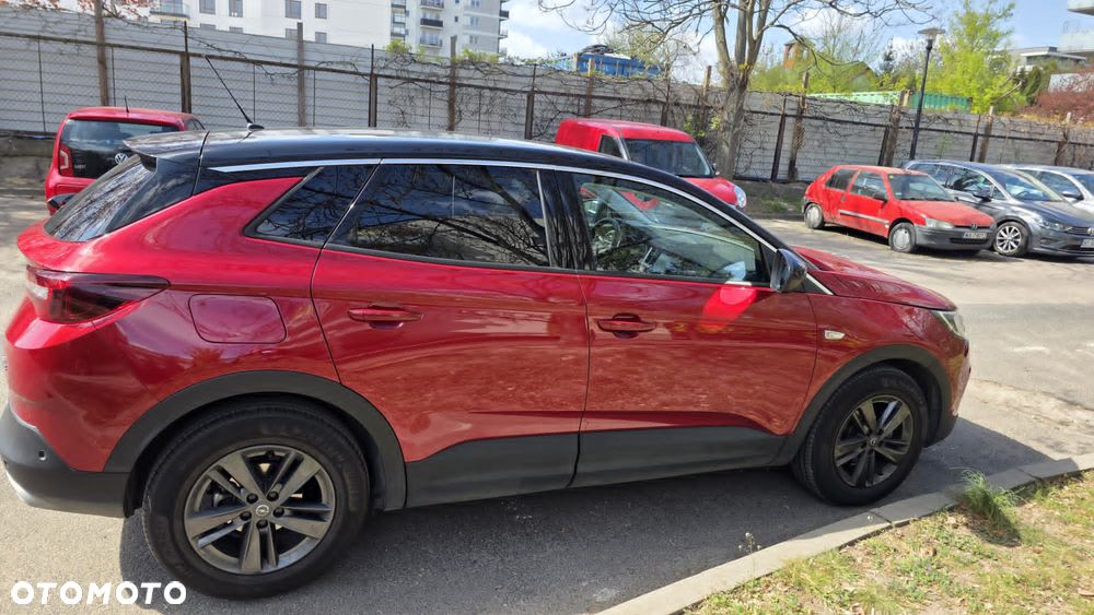 Opel Grandland X 1.2 T GPF Design&Tech S&S - 4