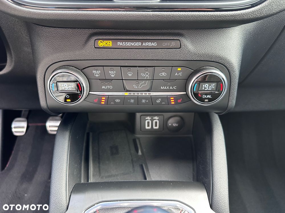 Ford Kuga - 21