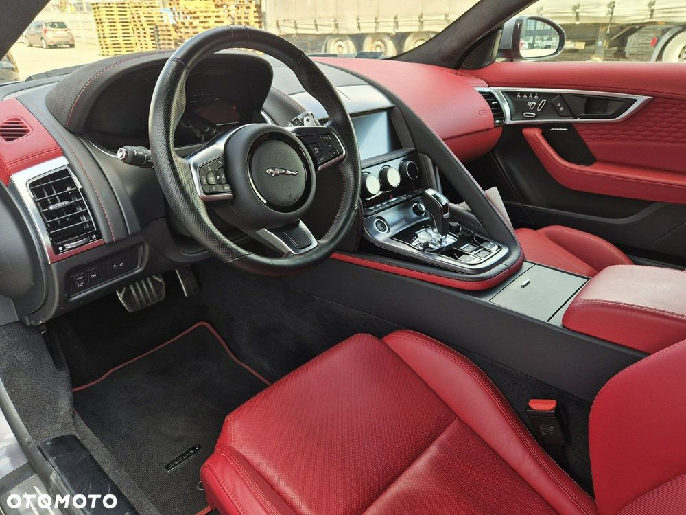 Jaguar F-Type - 15