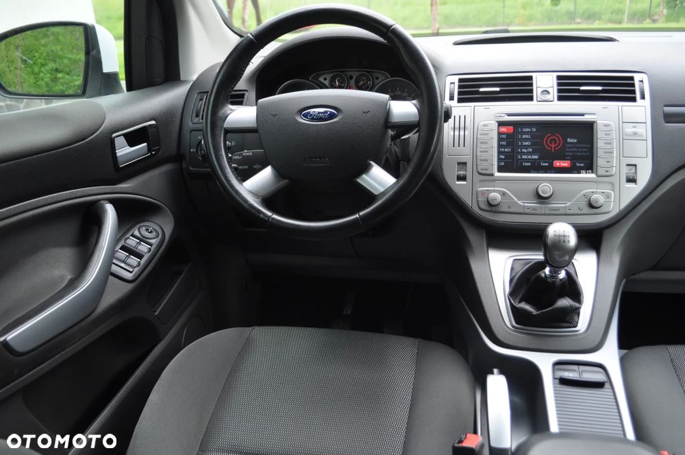 Ford Kuga 2.0 TDCi 2x4 Titanium - 24
