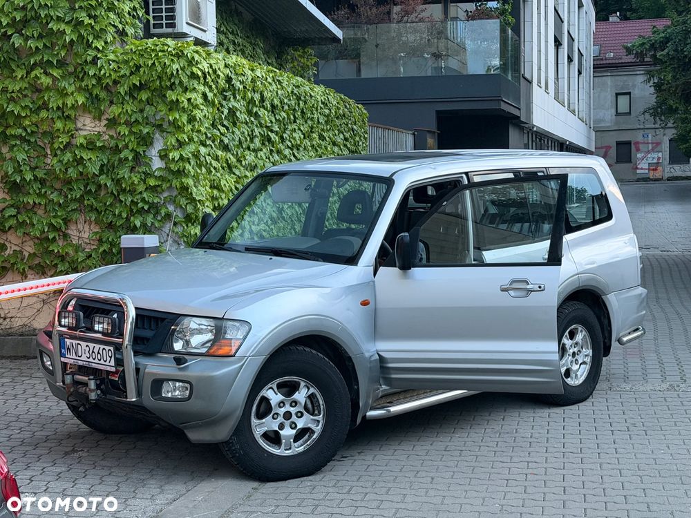 Mitsubishi Pajero - 1