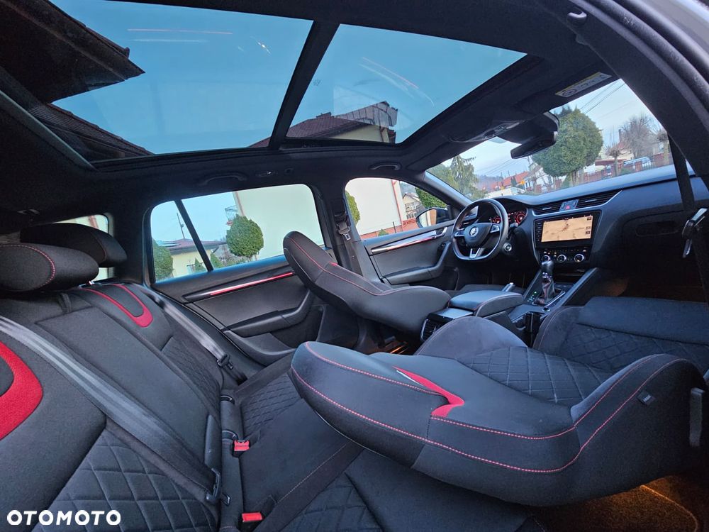 Skoda Octavia 2.0 TDI 4x4 DSG RS - 28