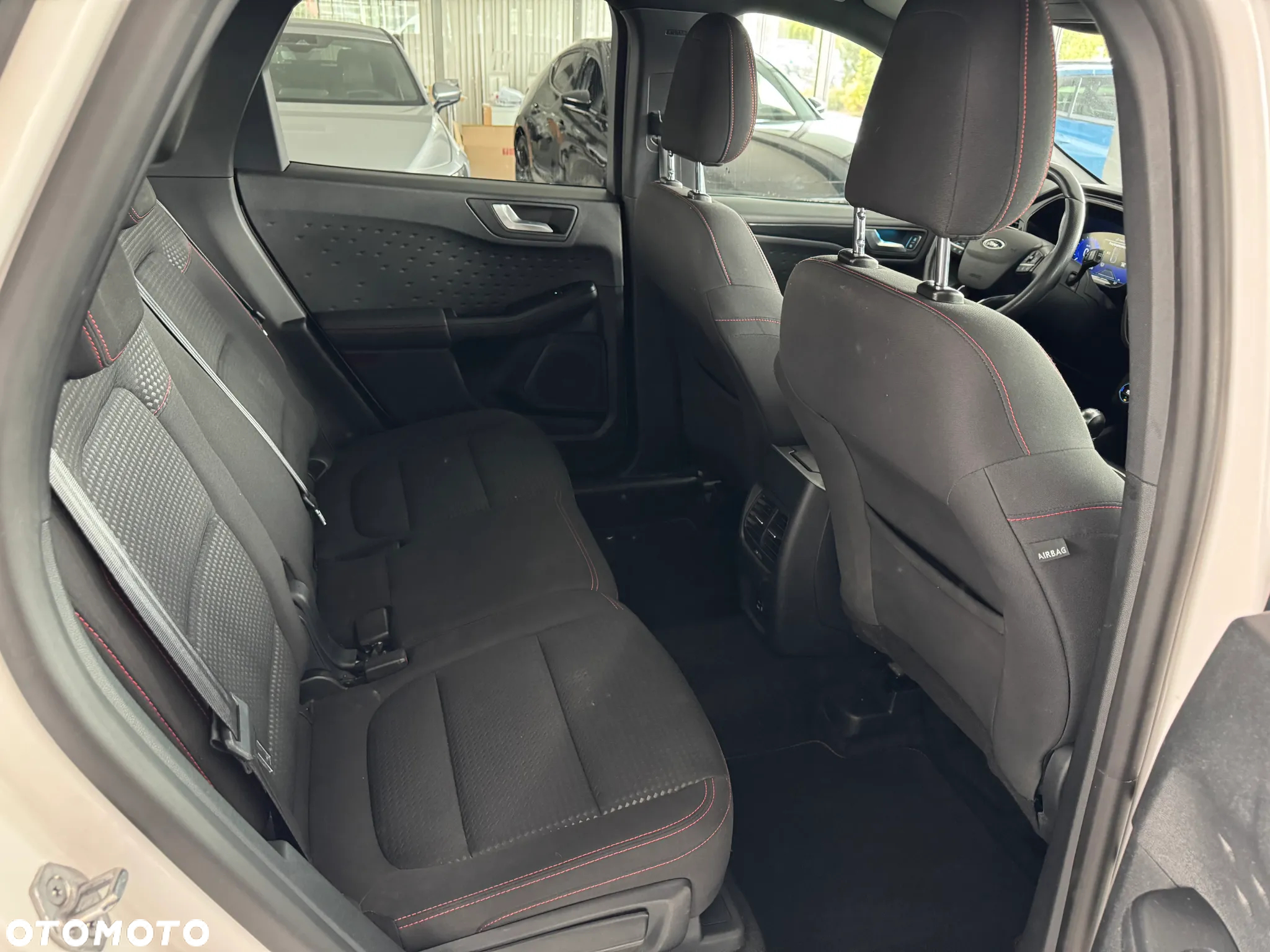 Ford Kuga 1.5 EcoBoost FWD ST-Line X - 36