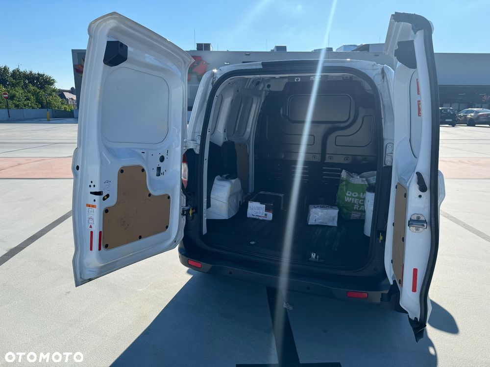 Ford Transit Courier - 8