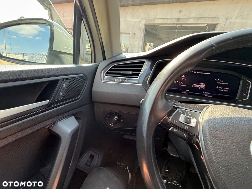 Volkswagen Tiguan - 16