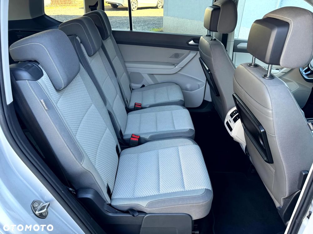 Volkswagen Touran 1.6 TDI SCR BlueMotion Technology Comfortline - 22