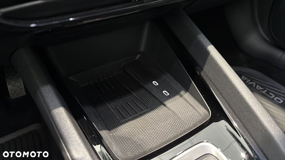 Skoda Octavia 1.5 TSI mHEV Selection DSG - 27