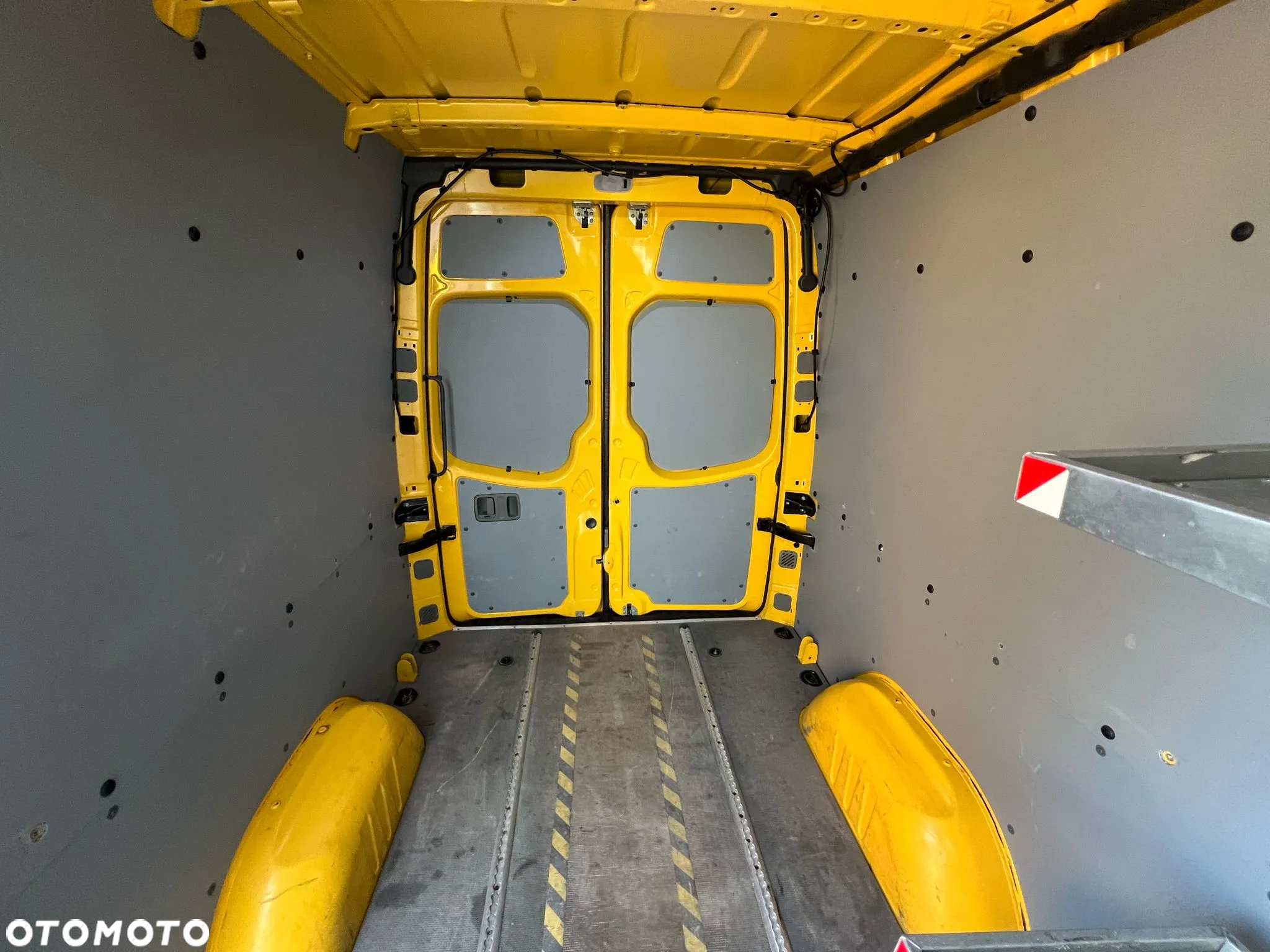Volkswagen CRAFTER SREDNIAK KLIMATYZACJA - 16