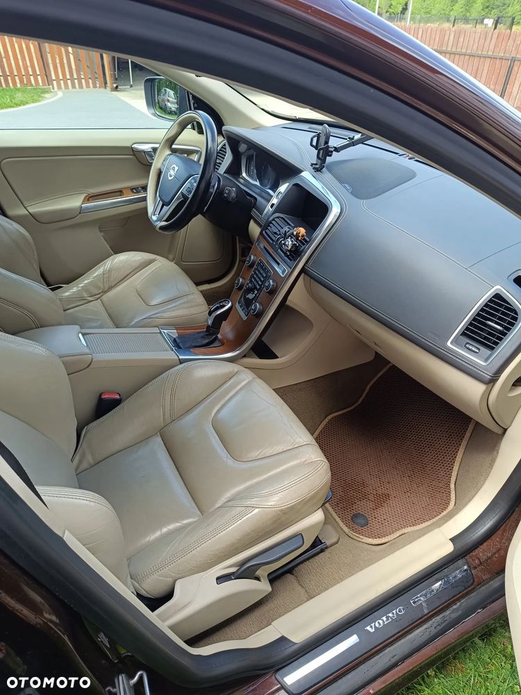 Volvo XC 60 D5 AWD Summum - 19