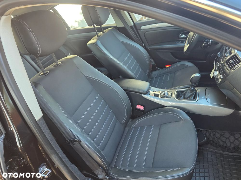 Renault Laguna dCi 150 FAP Bose - 25