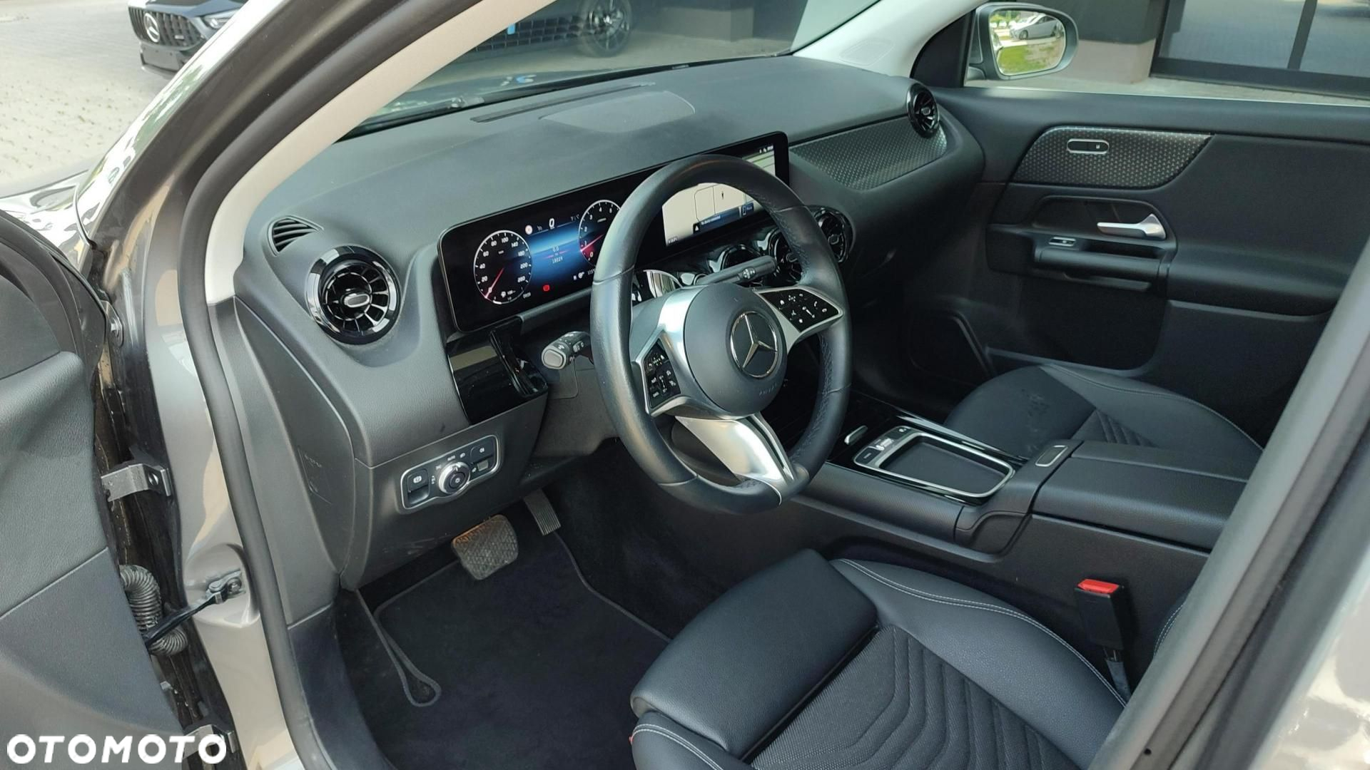 Mercedes-Benz GLA - 9