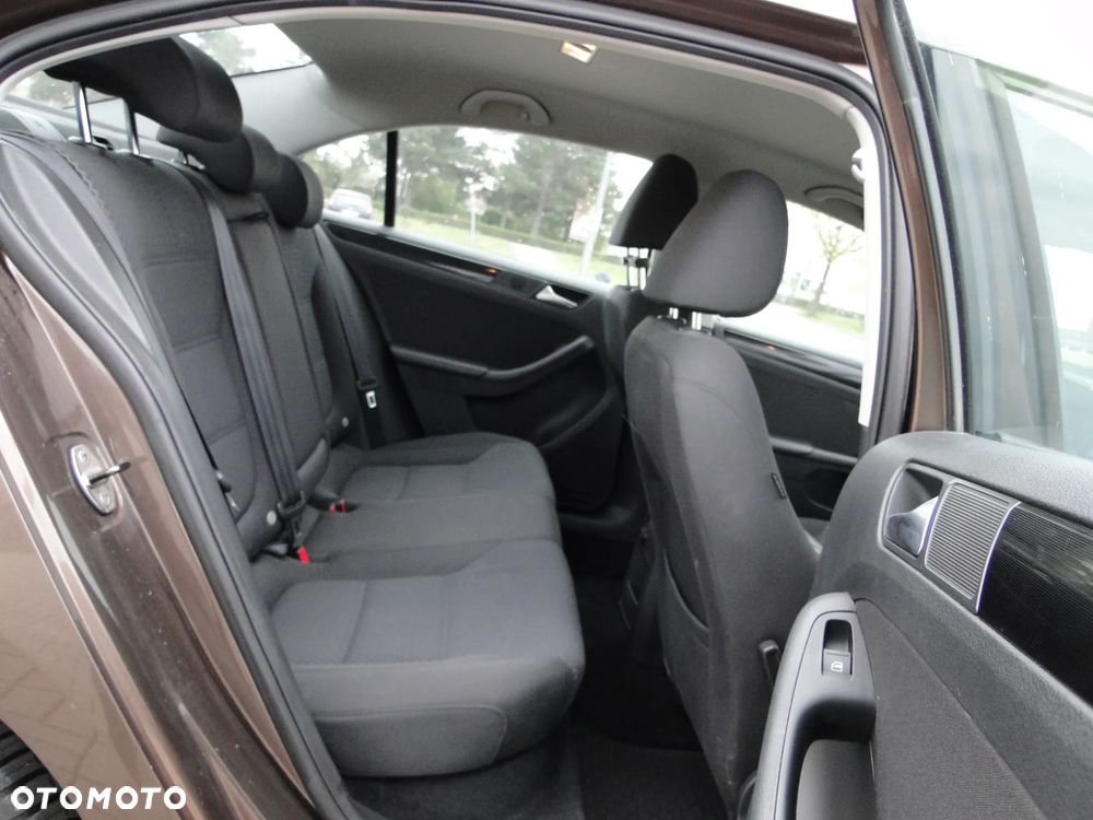Volkswagen Jetta 1.2 TSI Comfortline - 21