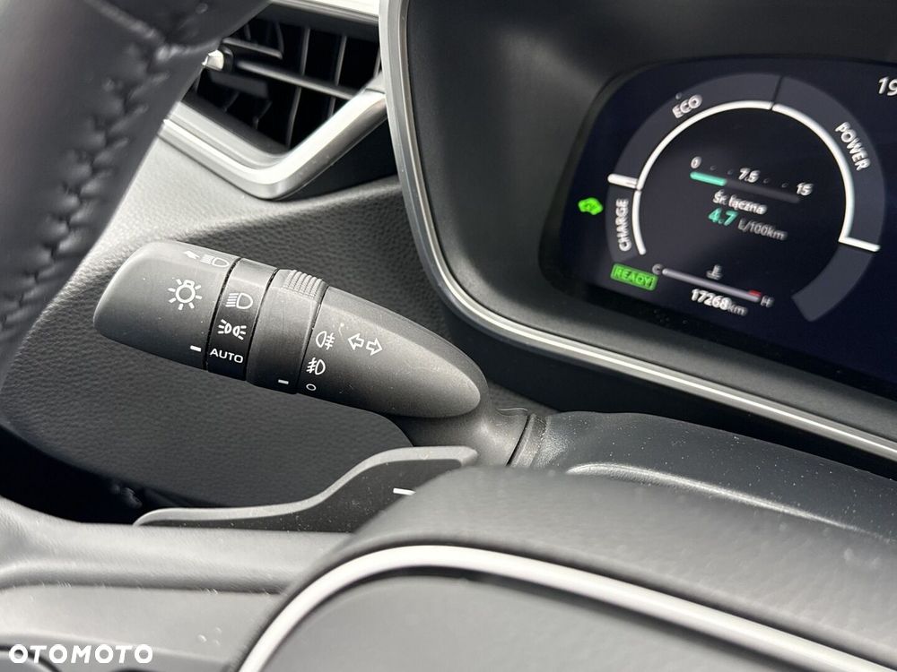 Toyota Corolla 2.0 Hybrid Style - 21