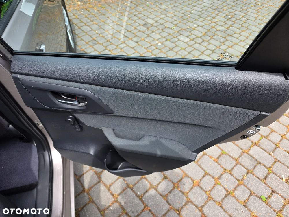 Toyota Auris 1.33 Dual-VVT-i - 18