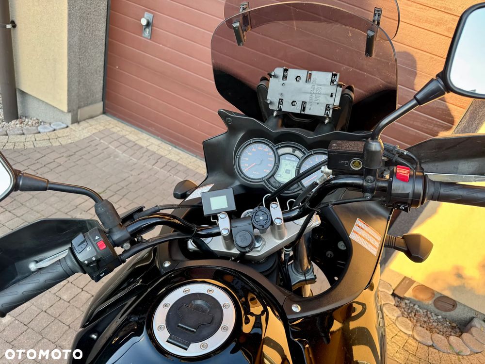 Suzuki V-STROM - 8