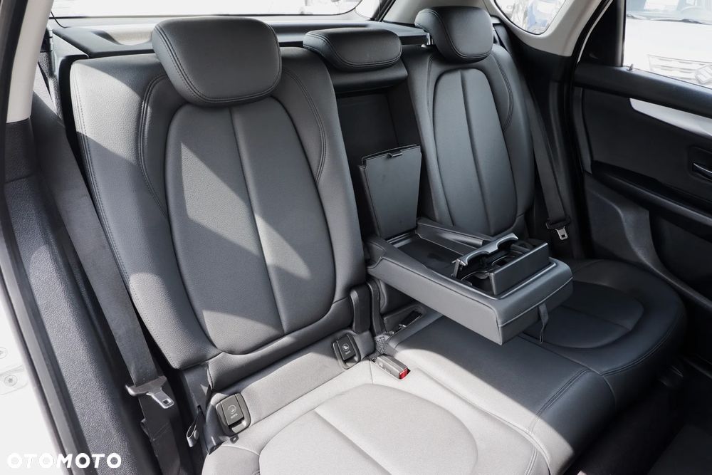 BMW Seria 2 216d Advantage - 11