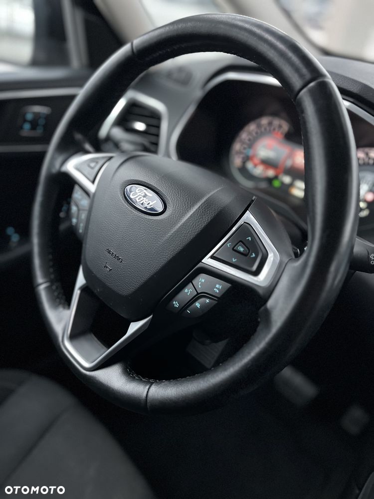 Ford S-Max 2.0 TDCi Titanium PowerShift - 24