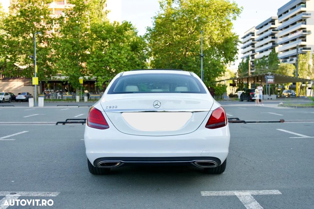Mercedes-Benz C 300 MHEV - 10