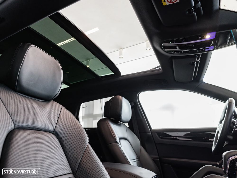 Porsche Cayenne E-Hybrid - 38