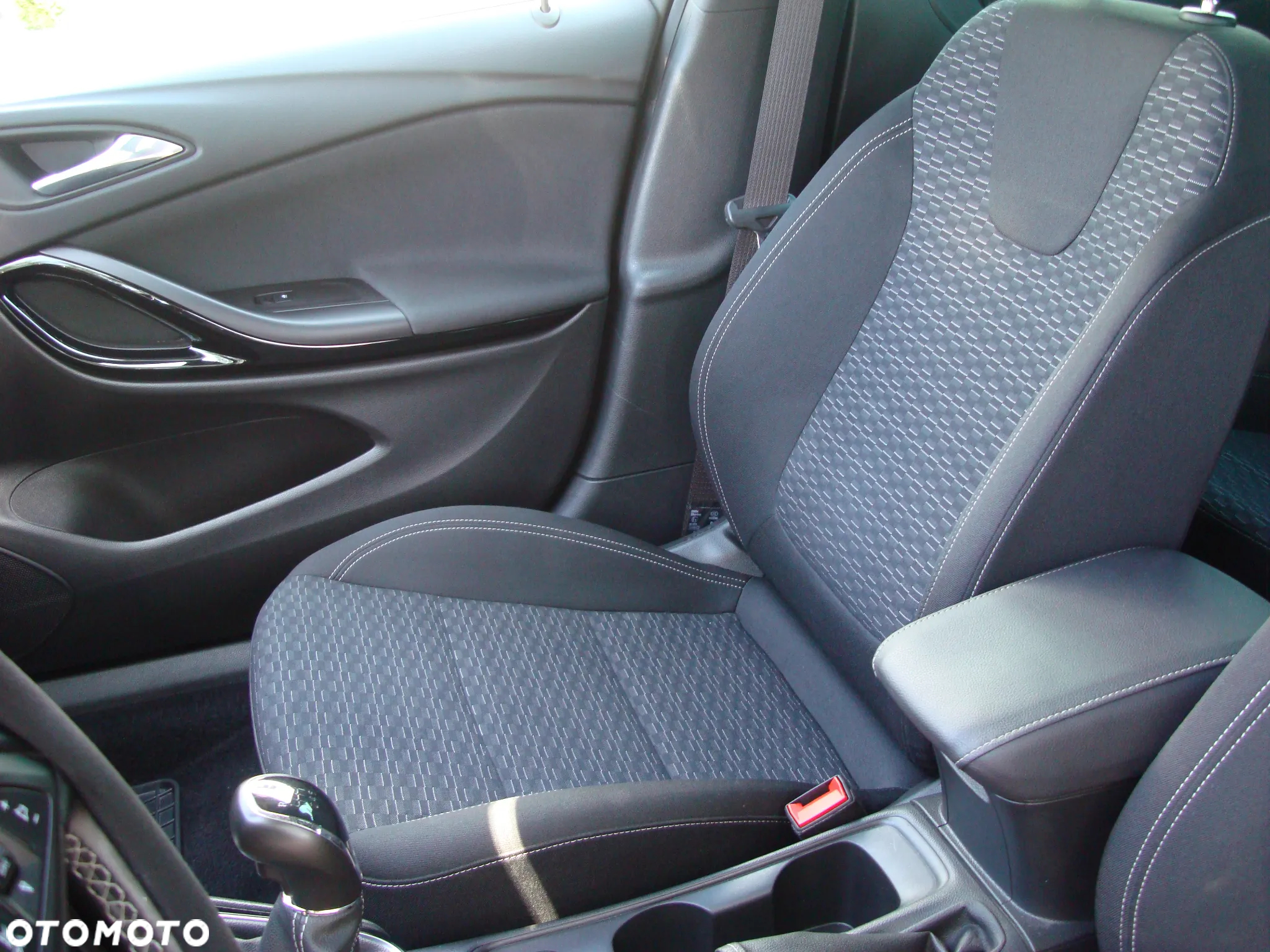 Opel Astra V 1.6 CDTI Dynamic S&S - 19