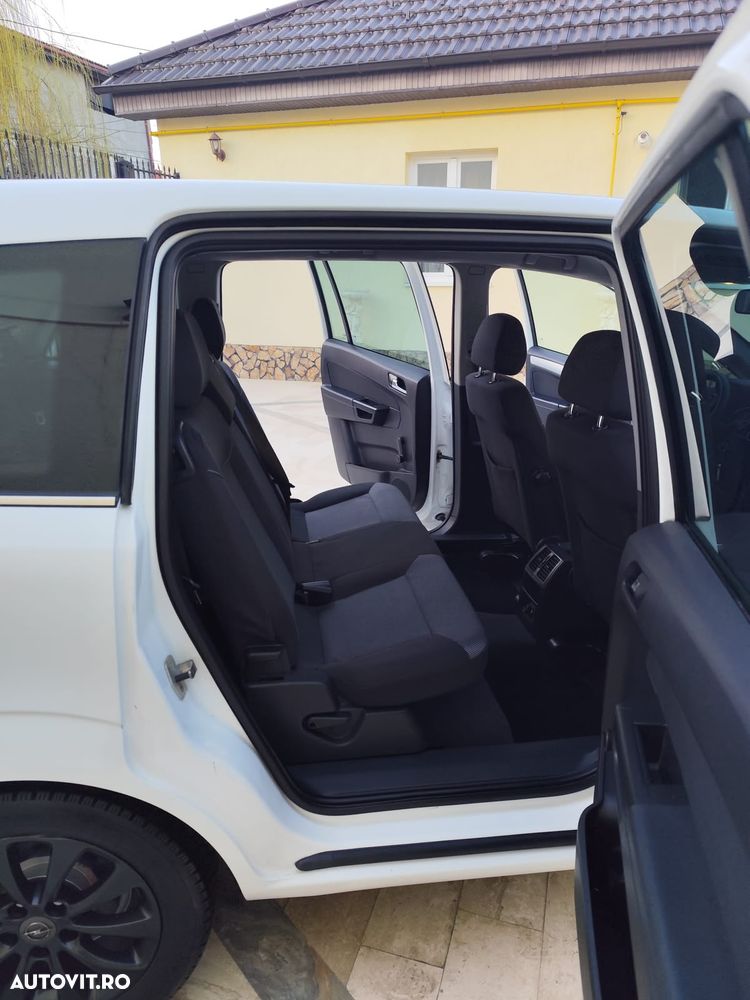 Opel Zafira - 11