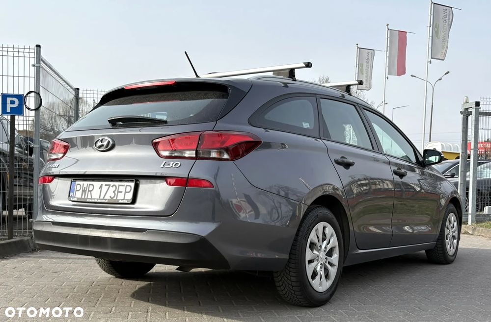 Hyundai i30 1.6 D Classic + - 8