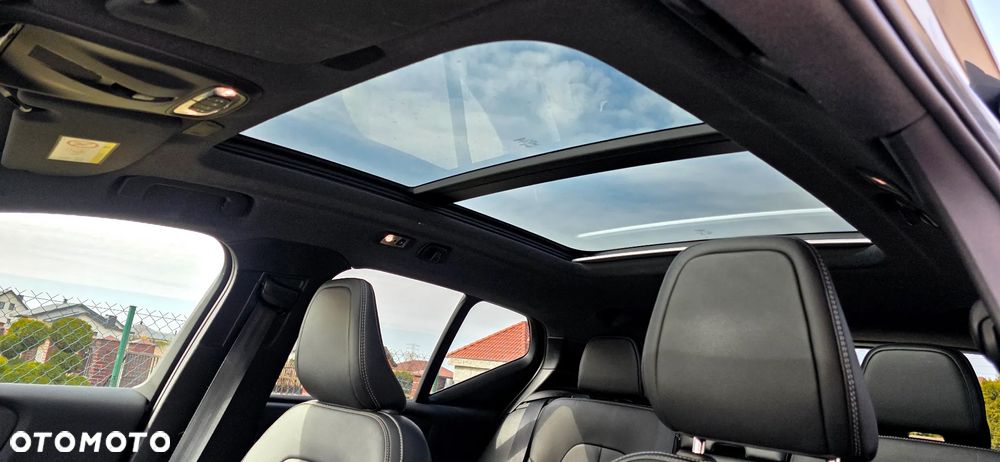 Volvo XC 40 D4 AWD Geartronic R-Design - 23