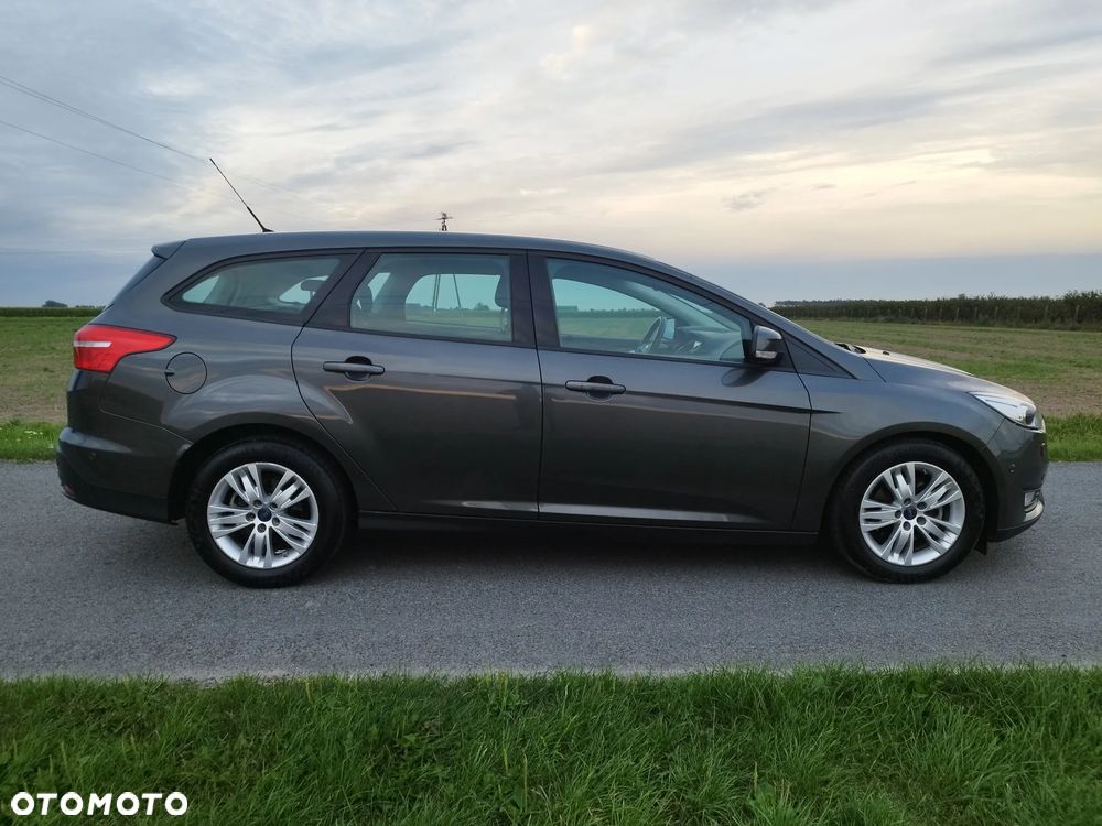 Ford Focus 1.5 TDCi SYNC Edition ASS - 6