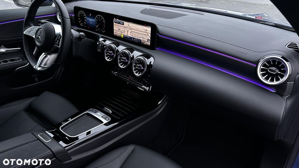 Mercedes-Benz CLA 200 Progressive 7G-DCT - 22