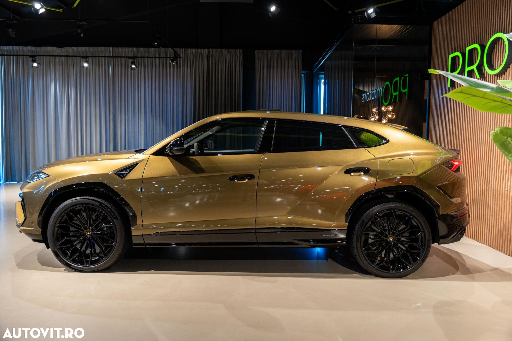 Lamborghini URUS - 9