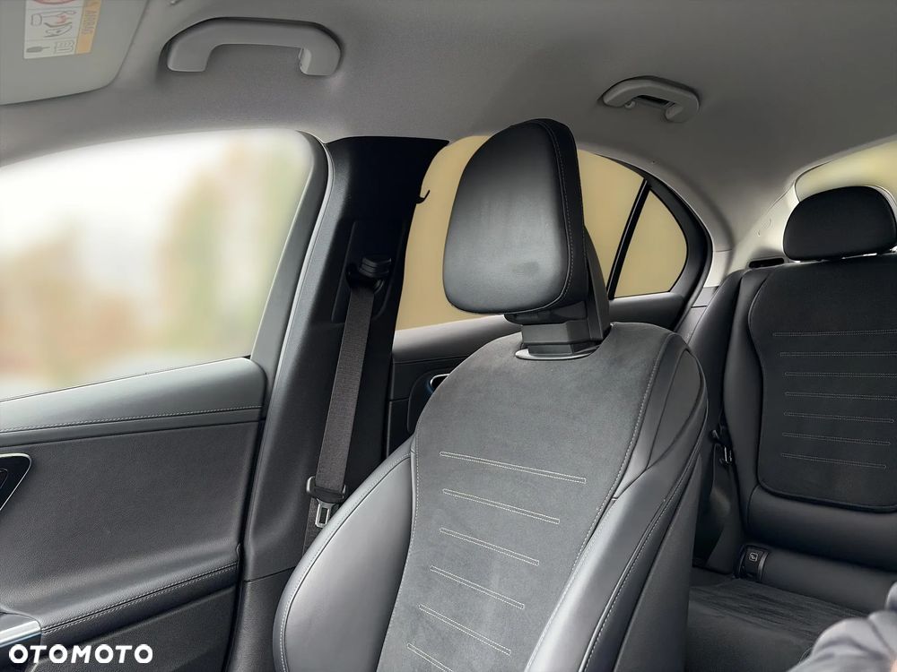 Mercedes-Benz Klasa C 200 mHEV AMG - 17