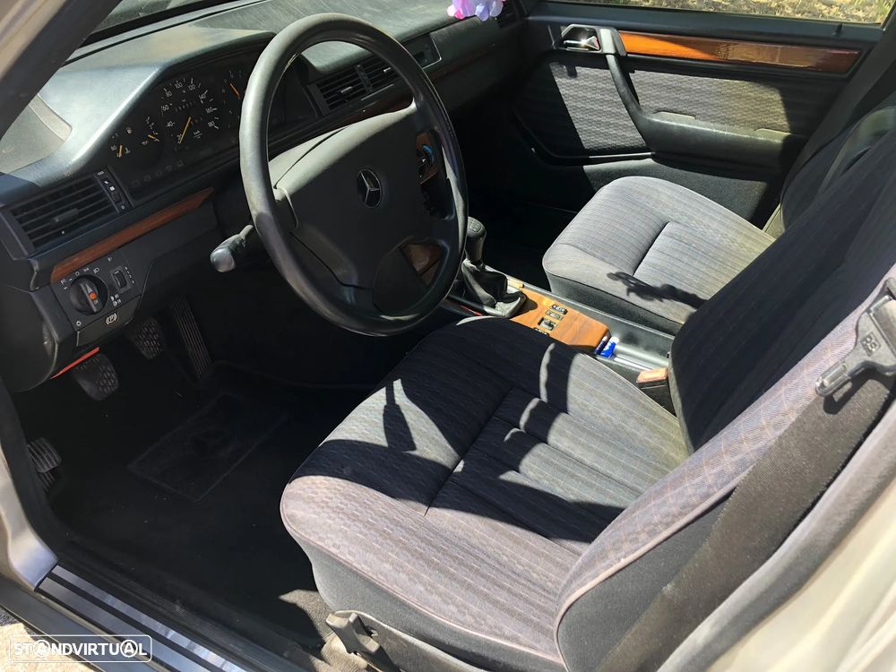 Mercedes-Benz E 200 D - 9