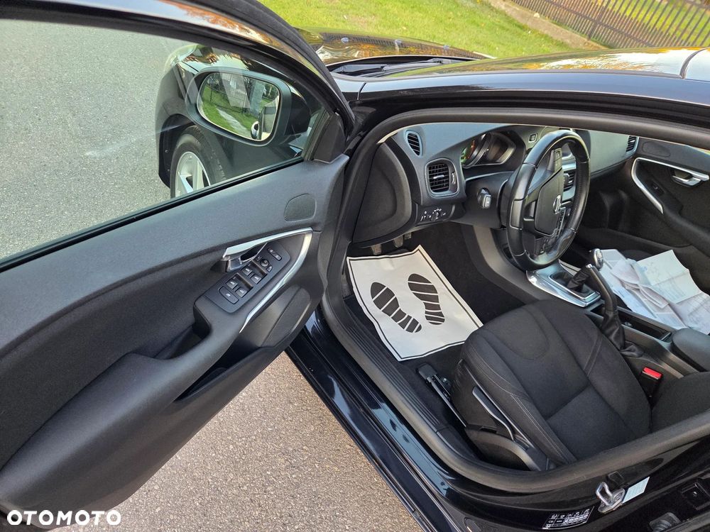 Volvo V40 - 23