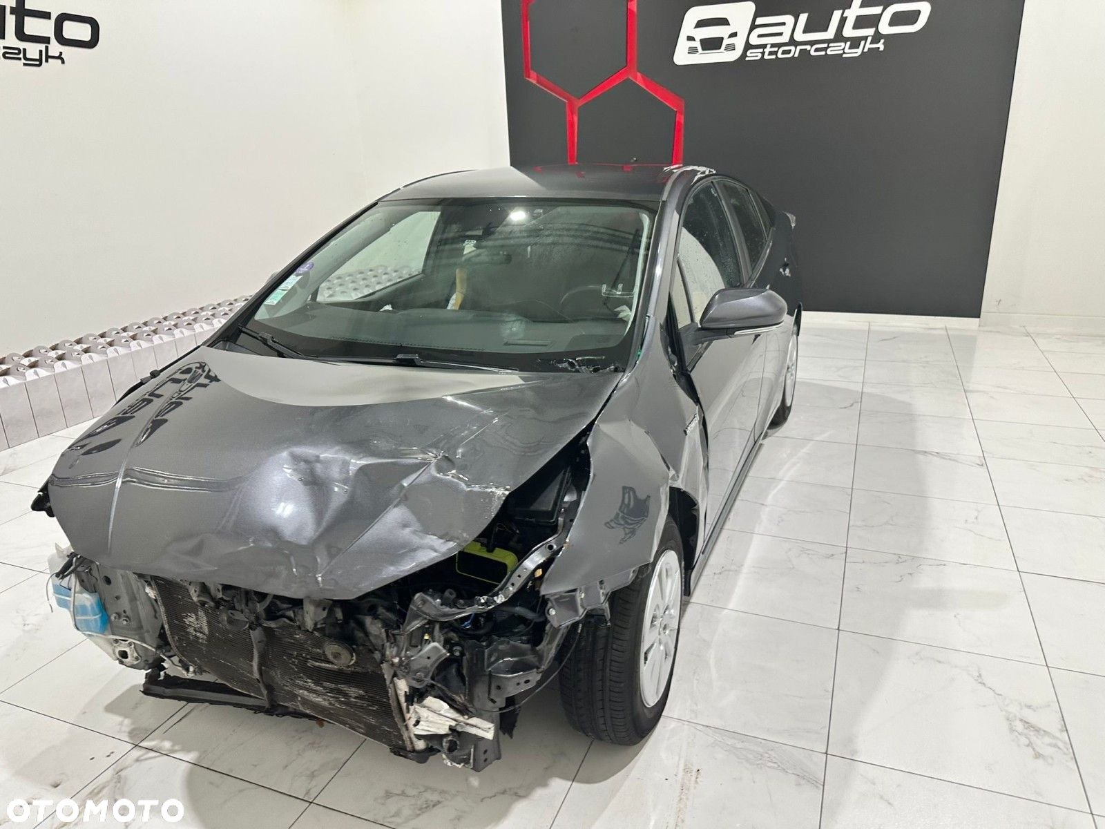 Toyota Prius - 12