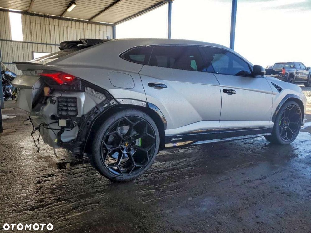 Lamborghini Urus - 4