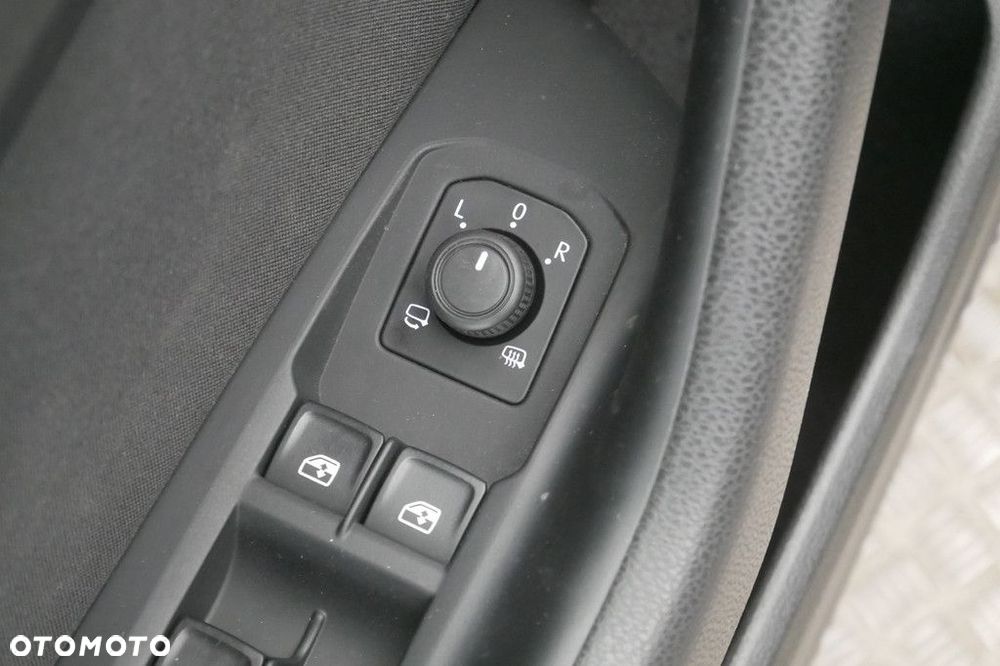 Volkswagen Passat Variant 2.0 TSI Business DSG - 29