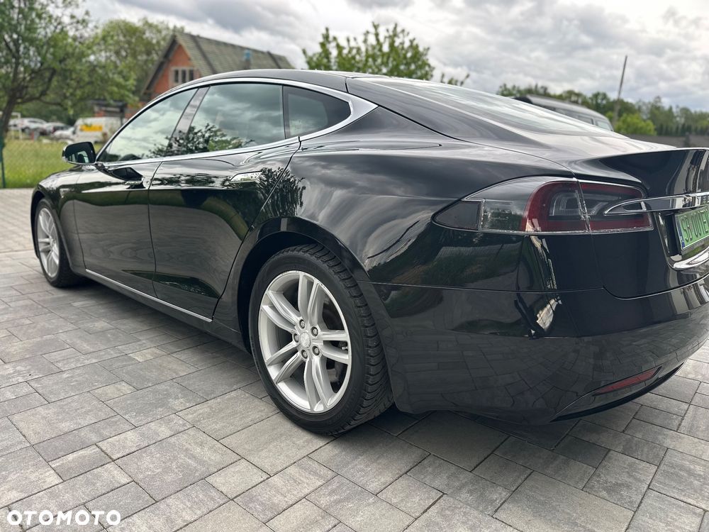 Tesla Model S - 11