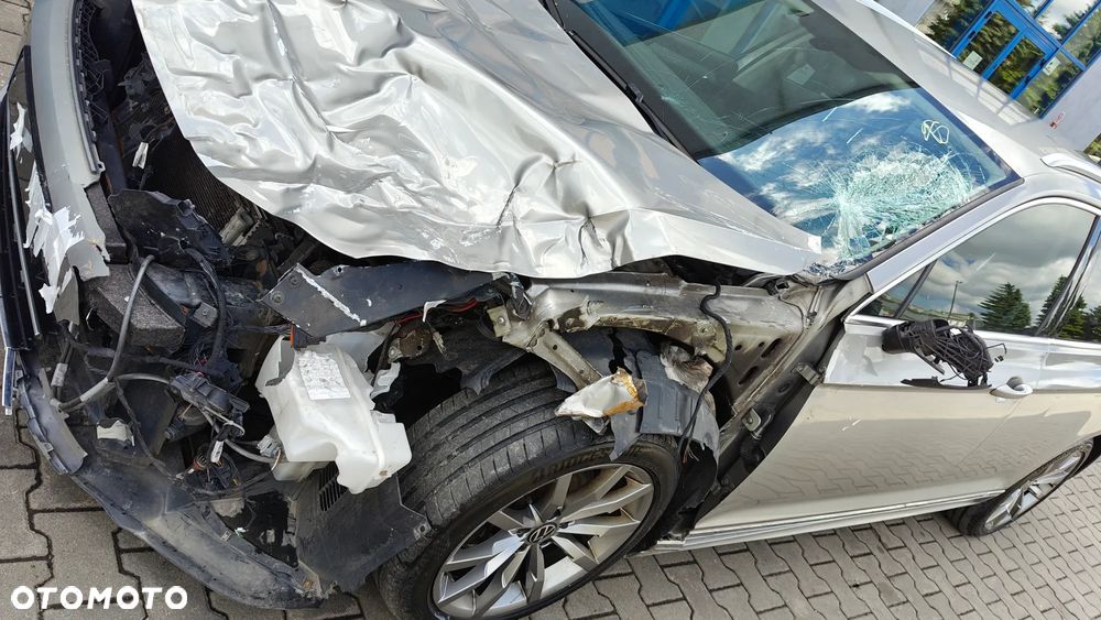 Volkswagen Passat 2.0 TDI SCR DSG - 12
