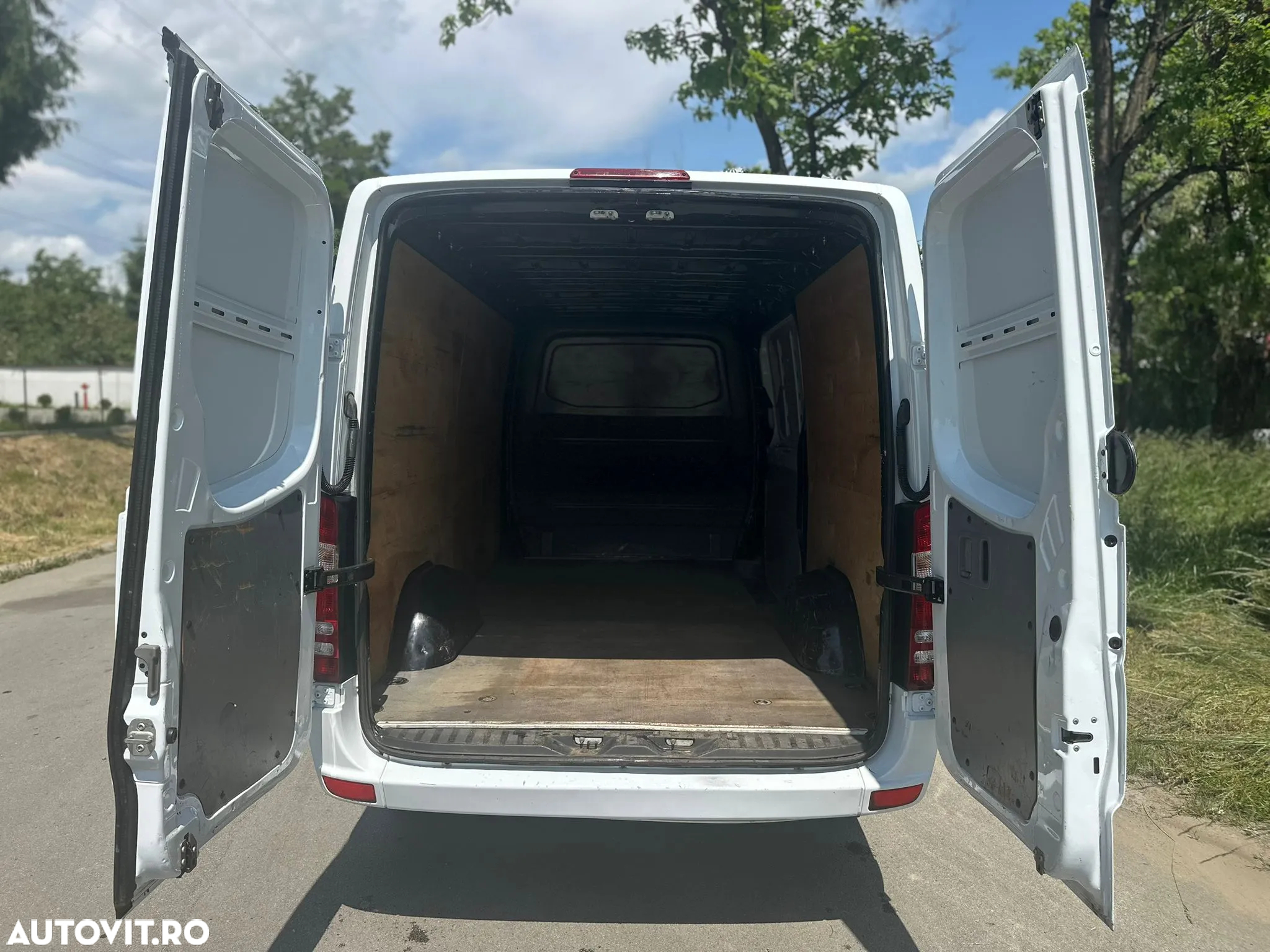 Mercedes-Benz Sprinter - 4
