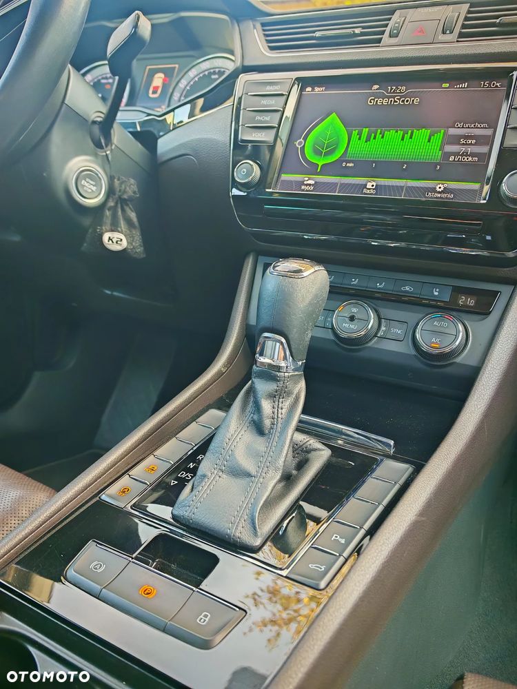Skoda Superb 2.0 TDI L&K DSG - 16