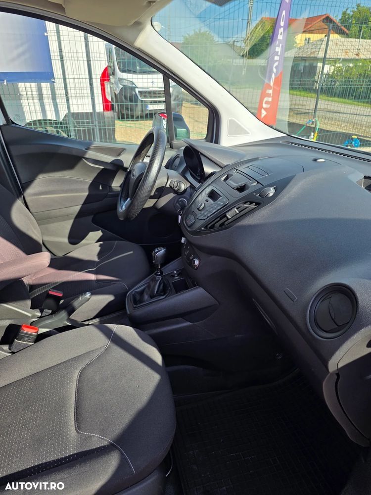Ford Courier - 18