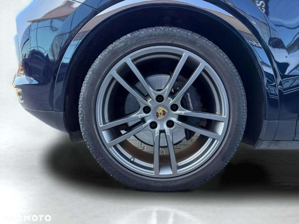 Porsche Cayenne - 19