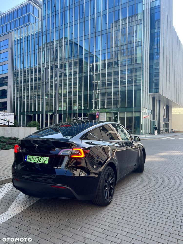 Tesla Y Long Range AWD - 2