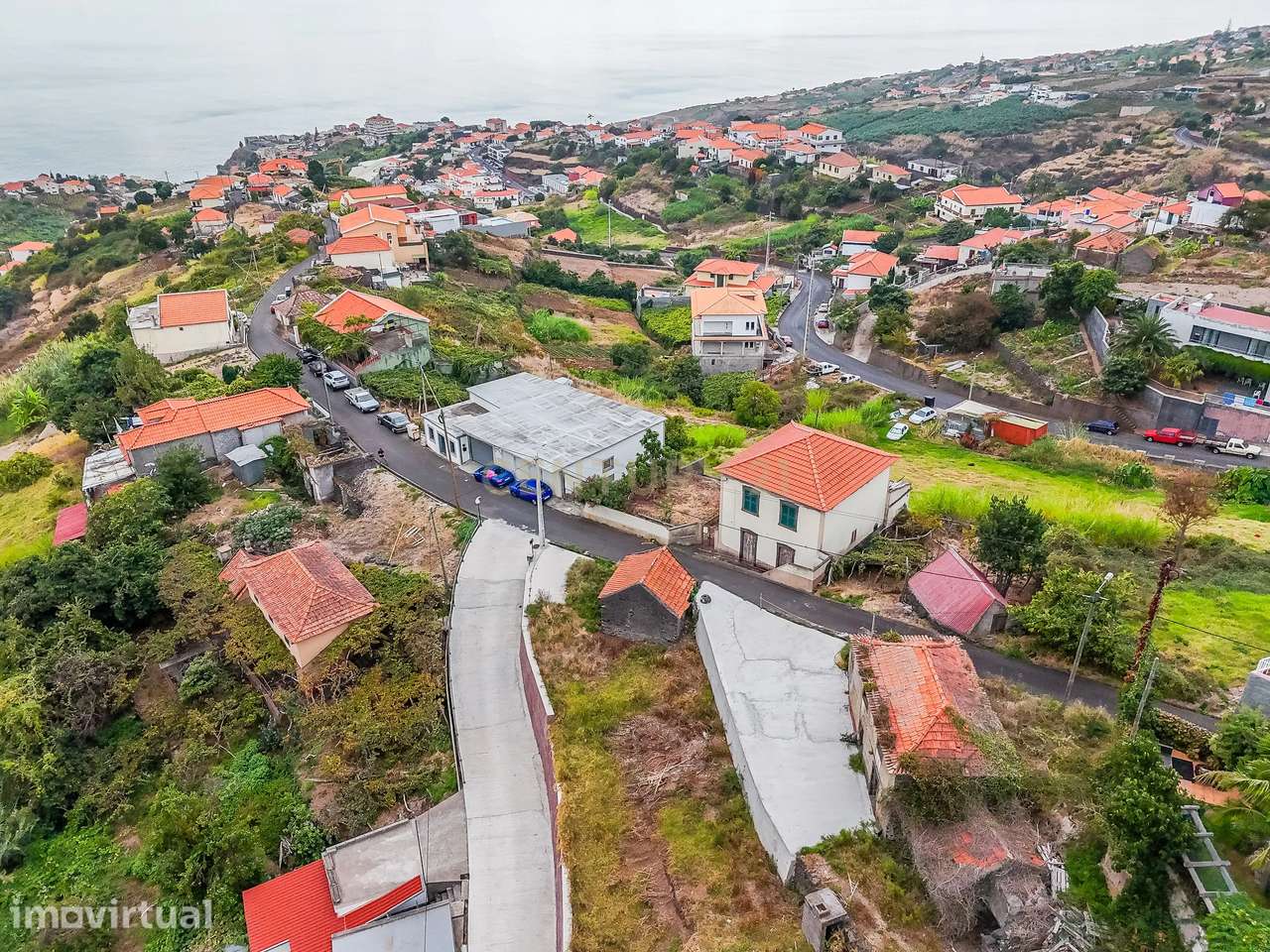 Terreno com Palheiro (Armazém Agricola) e Vista Mar na Calheta - Grande imagem: 5/25