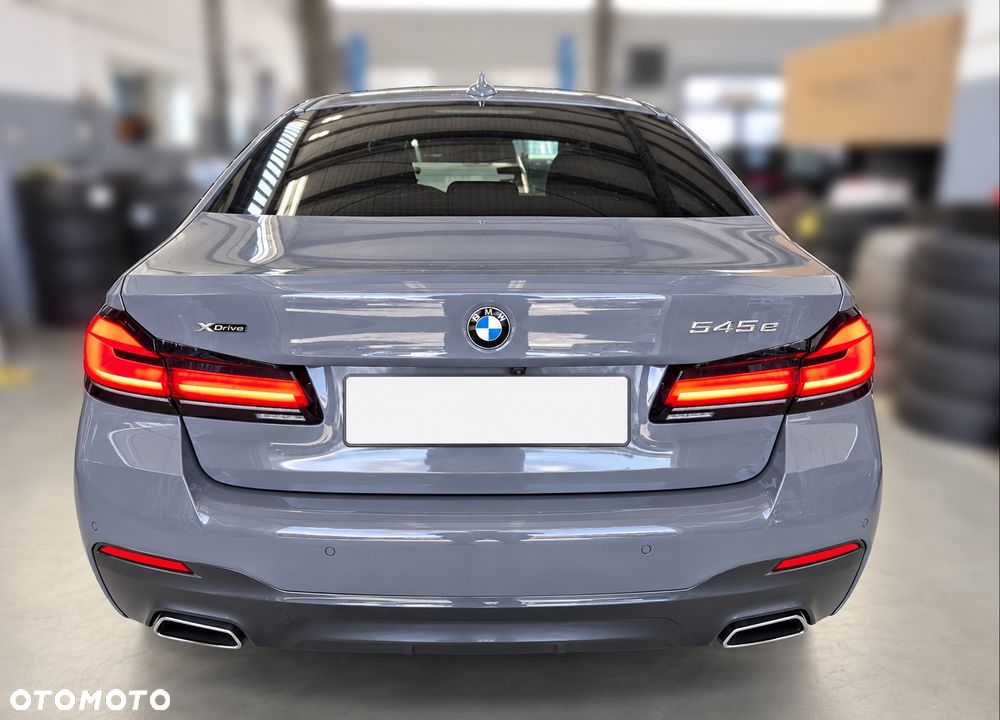 BMW 5 Series 2022 photo 2