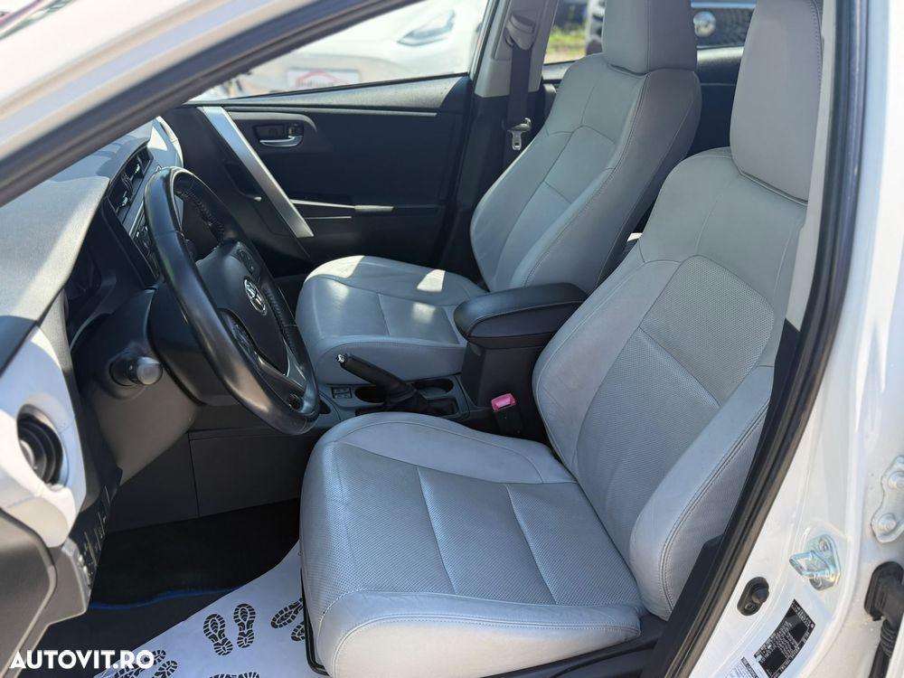 Toyota Auris - 15